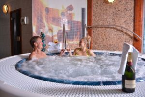 Relaxen im Whirlpool des Spa & Wellness Hotel Harmonie in Marienbad