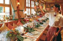 Zauberhaftes Dorfstuben-Flair im Restaurant "Zum Hirschfänger"